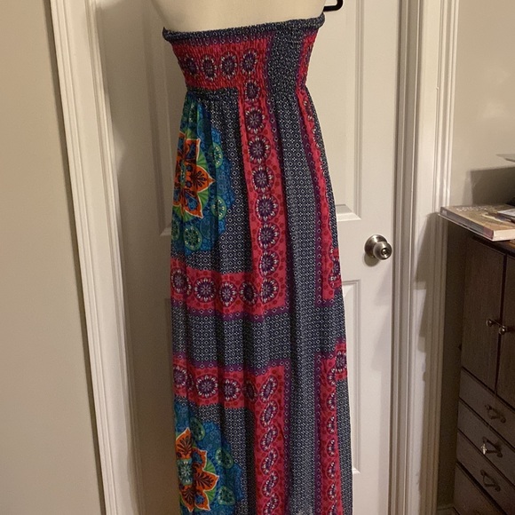 Hot & Delicious Strapless Maxi Dress Size Medium - Picture 5 of 6
